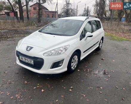 Белый Пежо 308, объемом двигателя 1.6 л и пробегом 224 тыс. км за 3900 $, фото 3 на Automoto.ua