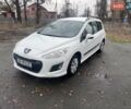 Белый Пежо 308, объемом двигателя 1.6 л и пробегом 224 тыс. км за 3900 $, фото 3 на Automoto.ua