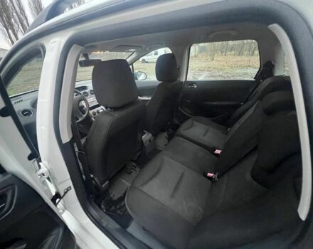 Белый Пежо 308, объемом двигателя 0 л и пробегом 220 тыс. км за 3800 $, фото 9 на Automoto.ua