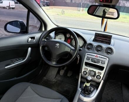 Белый Пежо 308, объемом двигателя 1.6 л и пробегом 234 тыс. км за 5900 $, фото 9 на Automoto.ua