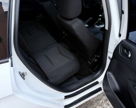 Белый Пежо 308, объемом двигателя 1.6 л и пробегом 234 тыс. км за 5900 $, фото 13 на Automoto.ua