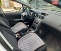 Белый Пежо 308, объемом двигателя 1.6 л и пробегом 260 тыс. км за 5200 $, фото 4 на Automoto.ua