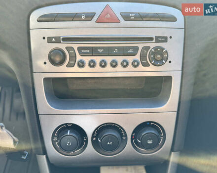 Белый Пежо 308, объемом двигателя 1.6 л и пробегом 220 тыс. км за 5500 $, фото 25 на Automoto.ua