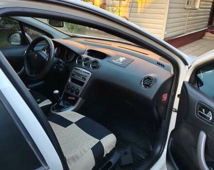 Білий Пежо 308, об'ємом двигуна 1.6 л та пробігом 257 тис. км за 7500 $, фото 11 на Automoto.ua