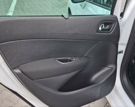 Білий Пежо 308, об'ємом двигуна 1.6 л та пробігом 246 тис. км за 6800 $, фото 15 на Automoto.ua