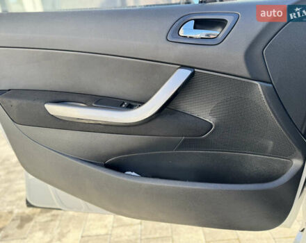 Белый Пежо 308, объемом двигателя 1.6 л и пробегом 220 тыс. км за 5500 $, фото 23 на Automoto.ua