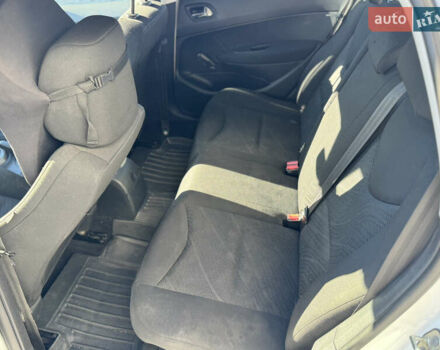 Белый Пежо 308, объемом двигателя 1.6 л и пробегом 220 тыс. км за 5500 $, фото 21 на Automoto.ua