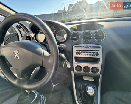 Белый Пежо 308, объемом двигателя 1.6 л и пробегом 220 тыс. км за 5500 $, фото 24 на Automoto.ua