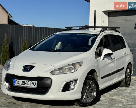 Белый Пежо 308, объемом двигателя 1.6 л и пробегом 220 тыс. км за 5500 $, фото 1 на Automoto.ua