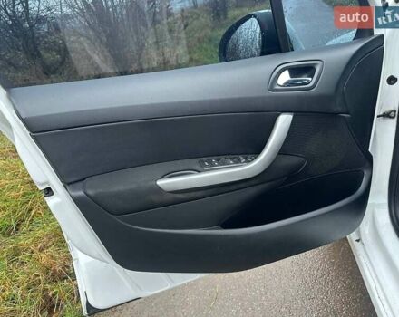 Белый Пежо 308, объемом двигателя 1.56 л и пробегом 226 тыс. км за 5100 $, фото 8 на Automoto.ua