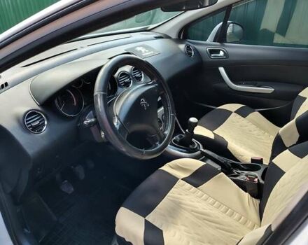 Білий Пежо 308, об'ємом двигуна 1.6 л та пробігом 257 тис. км за 7500 $, фото 3 на Automoto.ua