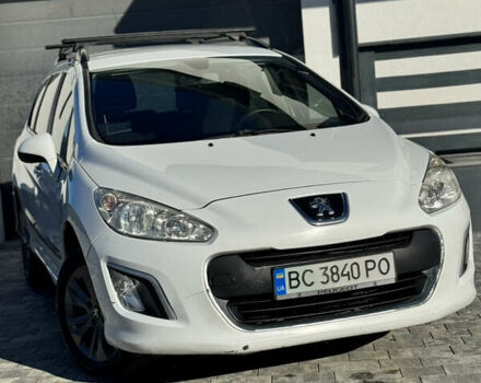 Белый Пежо 308, объемом двигателя 1.6 л и пробегом 220 тыс. км за 5500 $, фото 6 на Automoto.ua