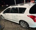 Белый Пежо 308, объемом двигателя 1.56 л и пробегом 381 тыс. км за 5500 $, фото 6 на Automoto.ua