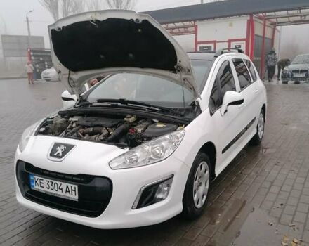 Белый Пежо 308, объемом двигателя 1.56 л и пробегом 217 тыс. км за 6000 $, фото 2 на Automoto.ua