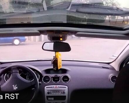 Белый Пежо 308, объемом двигателя 1.6 л и пробегом 292 тыс. км за 6000 $, фото 1 на Automoto.ua