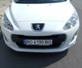 Белый Пежо 308, объемом двигателя 1.6 л и пробегом 320 тыс. км за 5600 $, фото 5 на Automoto.ua
