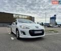 Белый Пежо 308, объемом двигателя 1.56 л и пробегом 319 тыс. км за 3900 $, фото 1 на Automoto.ua