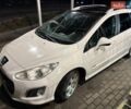 Белый Пежо 308, объемом двигателя 1.56 л и пробегом 381 тыс. км за 5500 $, фото 1 на Automoto.ua