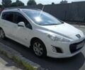 Белый Пежо 308, объемом двигателя 1.6 л и пробегом 320 тыс. км за 5600 $, фото 1 на Automoto.ua