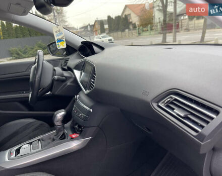 Белый Пежо 308, объемом двигателя 2 л и пробегом 234 тыс. км за 11650 $, фото 54 на Automoto.ua