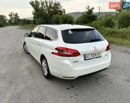 Белый Пежо 308, объемом двигателя 1.56 л и пробегом 209 тыс. км за 9400 $, фото 4 на Automoto.ua