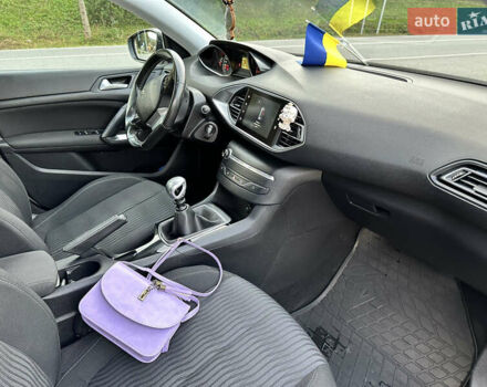 Белый Пежо 308, объемом двигателя 1.56 л и пробегом 209 тыс. км за 9400 $, фото 15 на Automoto.ua