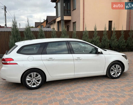 Пежо 308 2014 в Житомире на Automoto.ua Белый Пежо 308, объемом двигателя 1.56 л и пробегом 195 тыс. км за 9200 $, фото 3 на Automoto.ua