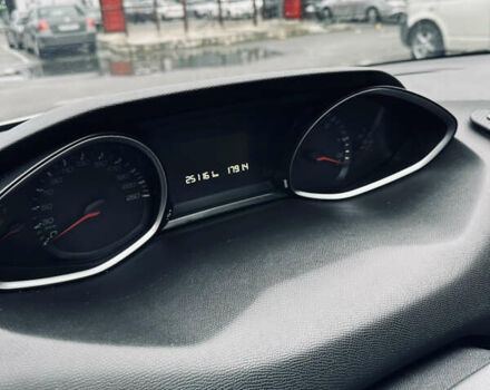 Белый Пежо 308, объемом двигателя 1.56 л и пробегом 250 тыс. км за 9200 $, фото 22 на Automoto.ua