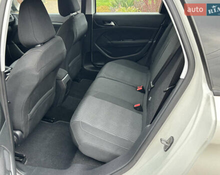 Пежо 308 2014 в Житомире на Automoto.ua Белый Пежо 308, объемом двигателя 1.56 л и пробегом 195 тыс. км за 9200 $, фото 31 на Automoto.ua