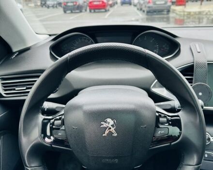 Белый Пежо 308, объемом двигателя 1.6 л и пробегом 250 тыс. км за 9000 $, фото 4 на Automoto.ua