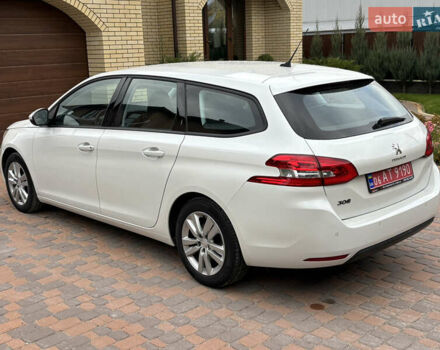 Пежо 308 2014 в Житомире на Automoto.ua Белый Пежо 308, объемом двигателя 1.56 л и пробегом 195 тыс. км за 9200 $, фото 6 на Automoto.ua