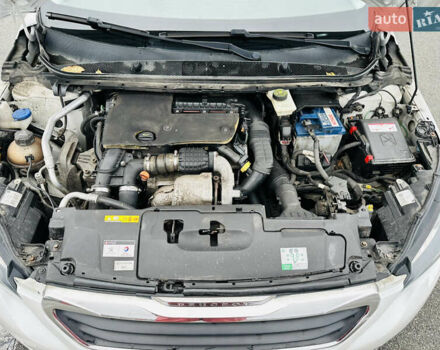 Белый Пежо 308, объемом двигателя 1.56 л и пробегом 250 тыс. км за 9200 $, фото 25 на Automoto.ua