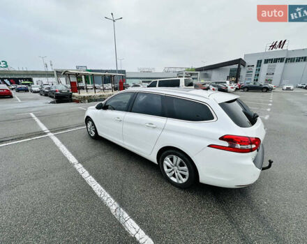 Белый Пежо 308, объемом двигателя 1.56 л и пробегом 250 тыс. км за 9200 $, фото 5 на Automoto.ua