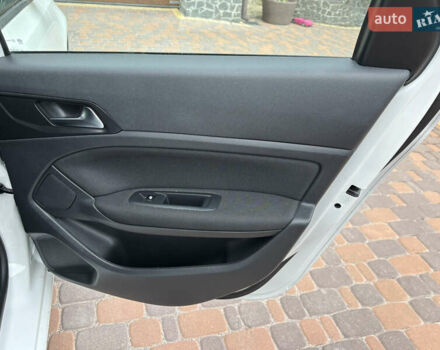 Пежо 308 2014 в Житомире на Automoto.ua Белый Пежо 308, объемом двигателя 1.56 л и пробегом 195 тыс. км за 9200 $, фото 37 на Automoto.ua