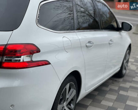 Белый Пежо 308, объемом двигателя 2 л и пробегом 234 тыс. км за 11750 $, фото 18 на Automoto.ua