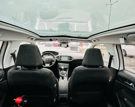 Белый Пежо 308, объемом двигателя 1.56 л и пробегом 250 тыс. км за 9200 $, фото 26 на Automoto.ua