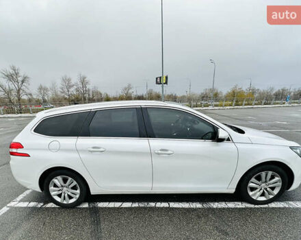 Белый Пежо 308, объемом двигателя 1.56 л и пробегом 250 тыс. км за 9200 $, фото 9 на Automoto.ua