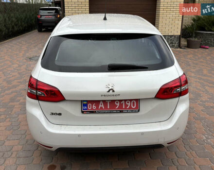Пежо 308 2014 в Житомире на Automoto.ua Белый Пежо 308, объемом двигателя 1.56 л и пробегом 195 тыс. км за 9200 $, фото 5 на Automoto.ua