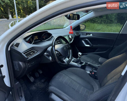 Белый Пежо 308, объемом двигателя 1.56 л и пробегом 172 тыс. км за 10550 $, фото 23 на Automoto.ua