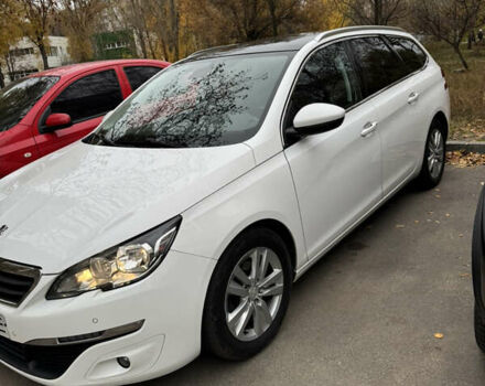 Белый Пежо 308, объемом двигателя 1.56 л и пробегом 280 тыс. км за 11834 $, фото 3 на Automoto.ua