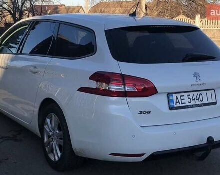 Белый Пежо 308, объемом двигателя 1.56 л и пробегом 253 тыс. км за 9000 $, фото 1 на Automoto.ua