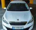 Белый Пежо 308, объемом двигателя 1.6 л и пробегом 209 тыс. км за 9800 $, фото 1 на Automoto.ua