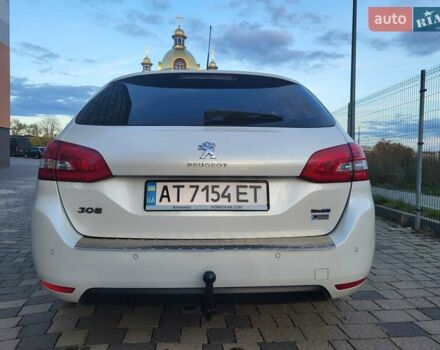 Белый Пежо 308, объемом двигателя 1.56 л и пробегом 266 тыс. км за 9100 $, фото 5 на Automoto.ua