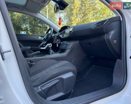 Белый Пежо 308, объемом двигателя 1.56 л и пробегом 172 тыс. км за 10550 $, фото 27 на Automoto.ua