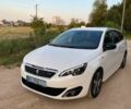 Белый Пежо 308, объемом двигателя 1.6 л и пробегом 135 тыс. км за 12000 $, фото 1 на Automoto.ua