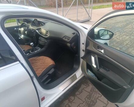 Белый Пежо 308, объемом двигателя 1.56 л и пробегом 196 тыс. км за 9500 $, фото 8 на Automoto.ua