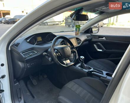 Білий Пежо 308, об'ємом двигуна 1.6 л та пробігом 240 тис. км за 6300 $, фото 12 на Automoto.ua