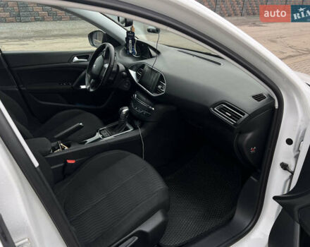 Белый Пежо 308, объемом двигателя 1.56 л и пробегом 283 тыс. км за 11899 $, фото 16 на Automoto.ua