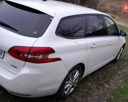 Белый Пежо 308, объемом двигателя 1.56 л и пробегом 216 тыс. км за 9600 $, фото 2 на Automoto.ua