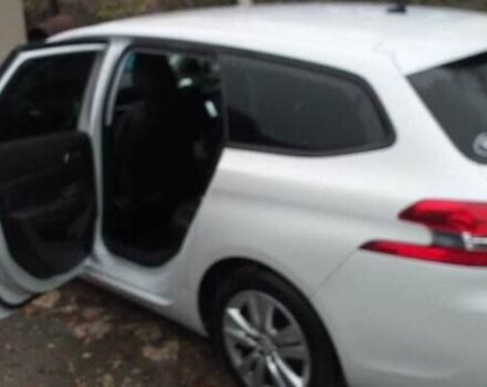 Белый Пежо 308, объемом двигателя 1.56 л и пробегом 216 тыс. км за 9600 $, фото 8 на Automoto.ua